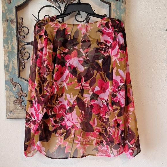 CAbi Pink and Red Asymmetrical Sheer Blouse. Excellent condition Size Large - Picture 6 of 8